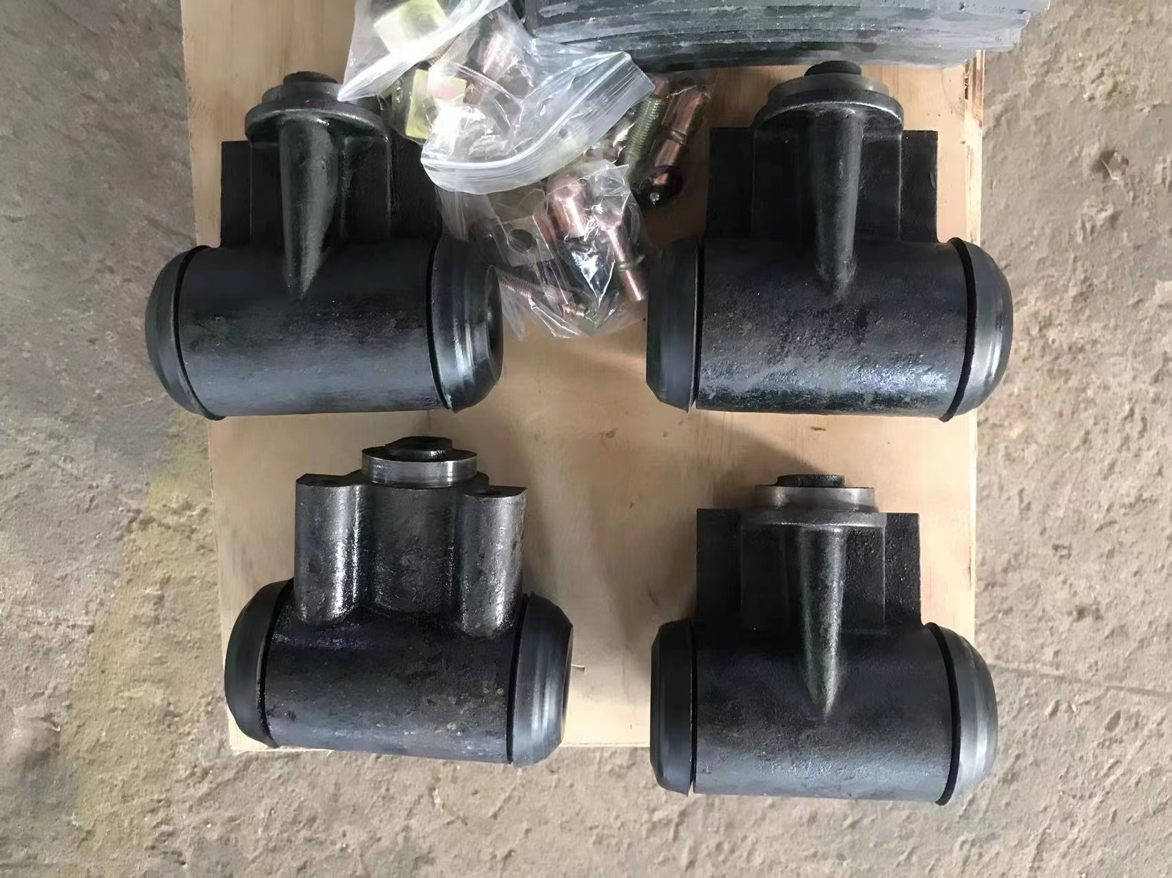 徐工301压路机刹车分泵 徐工301压路机刹车分泵